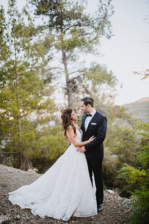 real-brides-with-elena-strongyliotou-wedding-dresses_01.