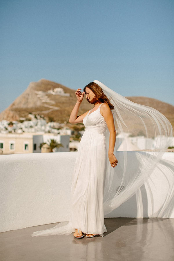 romantic-summer-wedding-folegandros-dusty-blue-accents_10