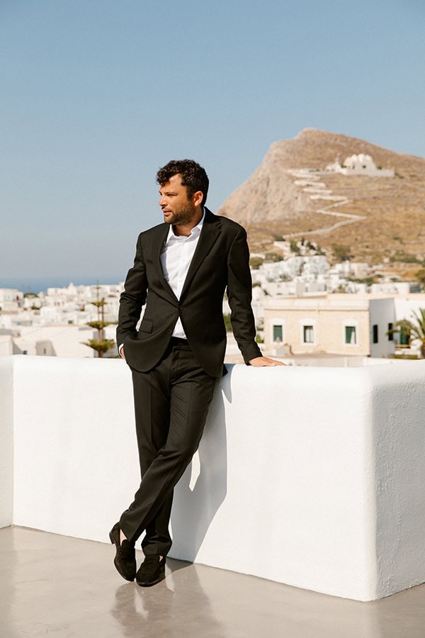 romantic-summer-wedding-folegandros-dusty-blue-accents_15