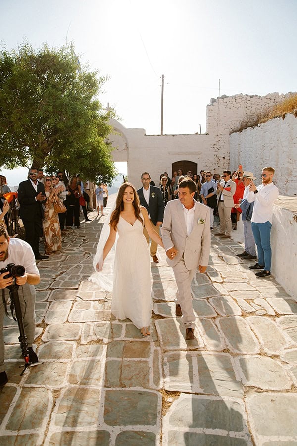 romantic-summer-wedding-folegandros-dusty-blue-accents_17