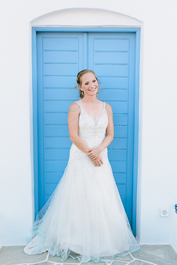 rustic-beach-wedding-sifnos-blue-green-accents_12