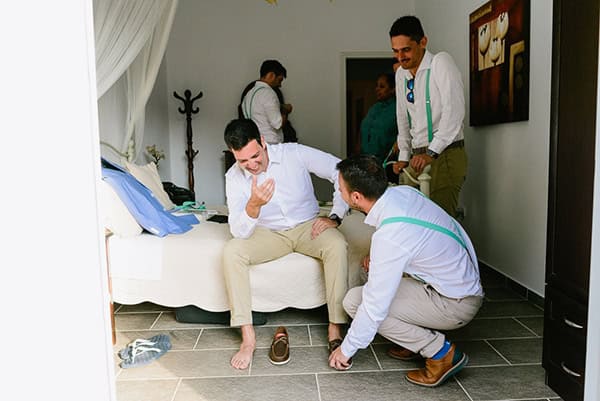 rustic-beach-wedding-sifnos-blue-green-accents_16