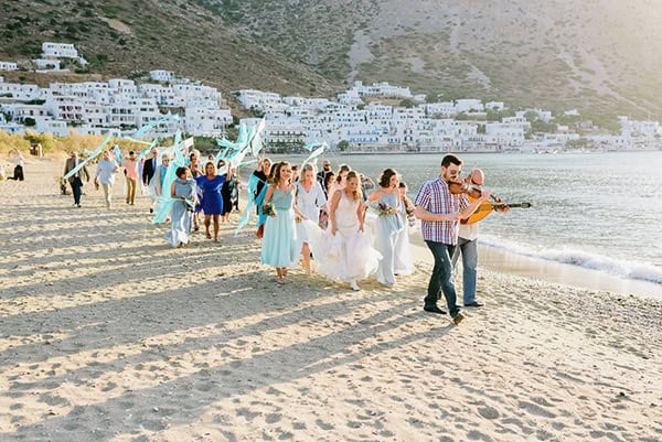 rustic-beach-wedding-sifnos-blue-green-accents_23