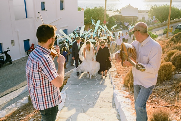 rustic-beach-wedding-sifnos-blue-green-accents_28