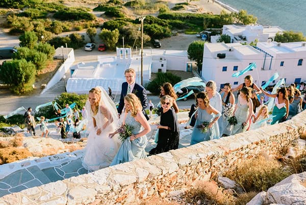 rustic-beach-wedding-sifnos-blue-green-accents_31