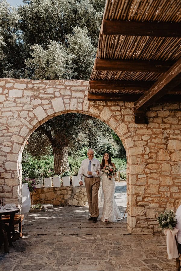 rustic-summer-wedding-crete-pastel-colors_19