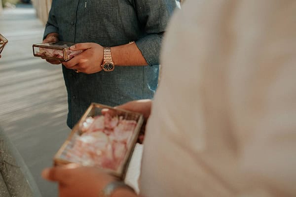 rustic-wedding-nicosia-string-lights-vivid-colors_18