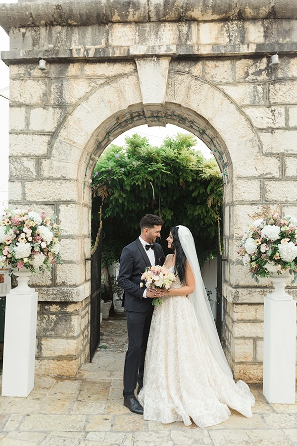 summer-wedding-corfu-pink-accents_27