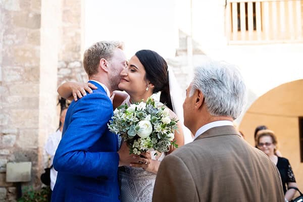 summer-wedding-paphos-white-flowers-succulents_16