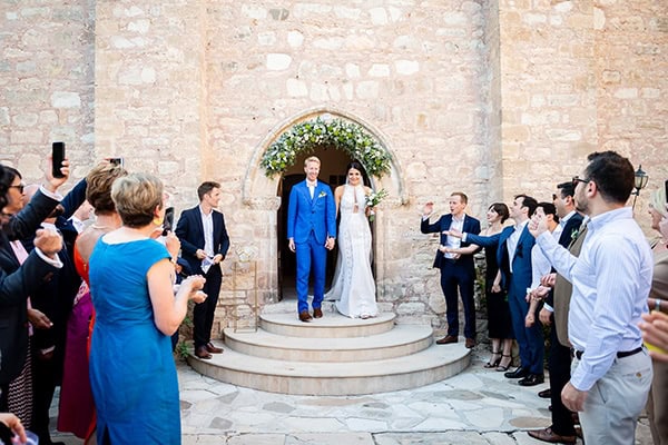 summer-wedding-paphos-white-flowers-succulents_21