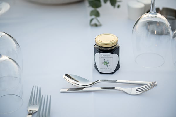 summer-wedding-paphos-white-flowers-succulents_25