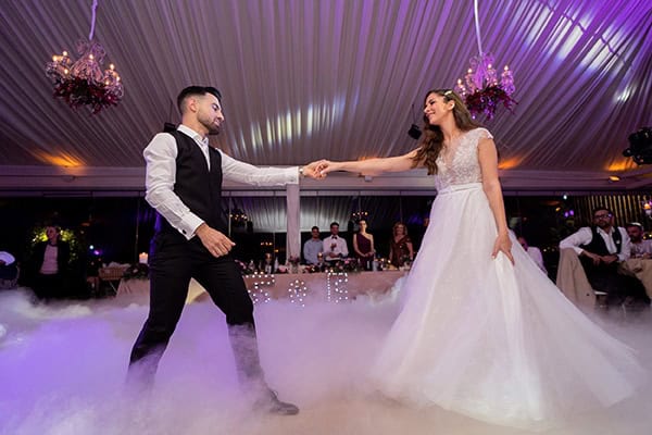 winter-wedding-athens-marsala-colors_15