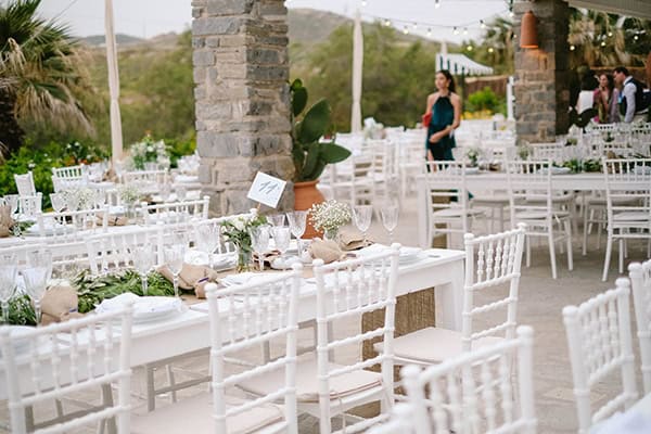 beautiful-summer-island-wedding-decoration-ideas-burlap-white-flowers_01