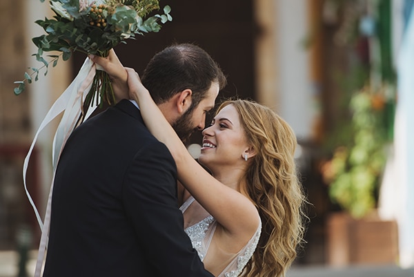 bohemian-fall-wedding-nicosia-pampas-grass-protea_02x