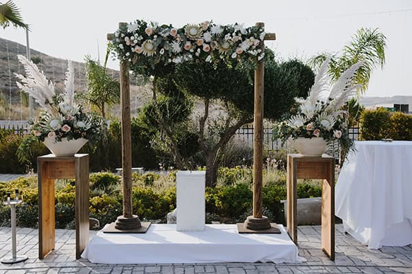 bohemian-fall-wedding-nicosia-pampas-grass-protea_29