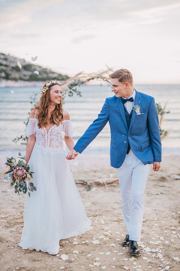 dreamy-bohemian-styled-shoot-athenian-riviera-sea-view_01w