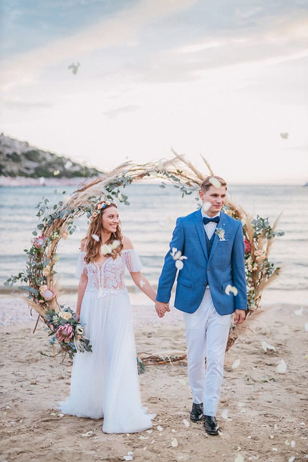 dreamy-bohemian-styled-shoot-athenian-riviera-sea-view_10x