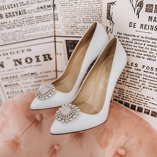 dreamy-bridal-shoes-glamorous-bridal-look_07x