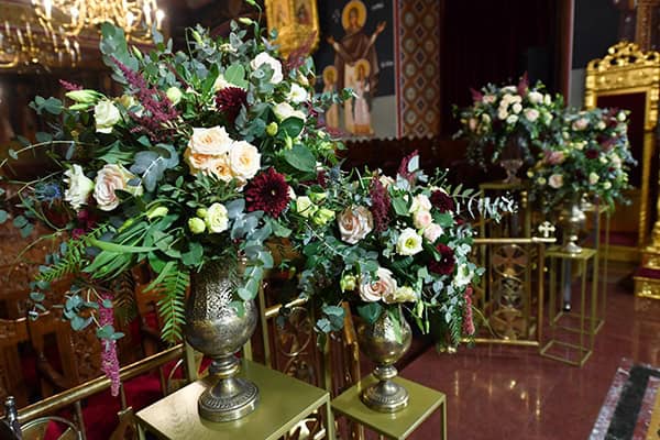 elegant-autumn-wedding-nicosia-beautiful-floral-design-burgundy-pastel-white-hues_16x