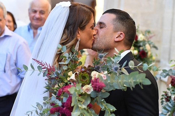 elegant-autumn-wedding-nicosia-beautiful-floral-design-burgundy-pastel-white-hues_18x