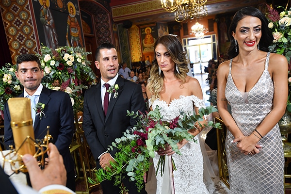 elegant-autumn-wedding-nicosia-beautiful-floral-design-burgundy-pastel-white-hues_19