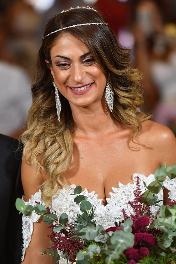 elegant-autumn-wedding-nicosia-beautiful-floral-design-burgundy-pastel-white-hues_19x