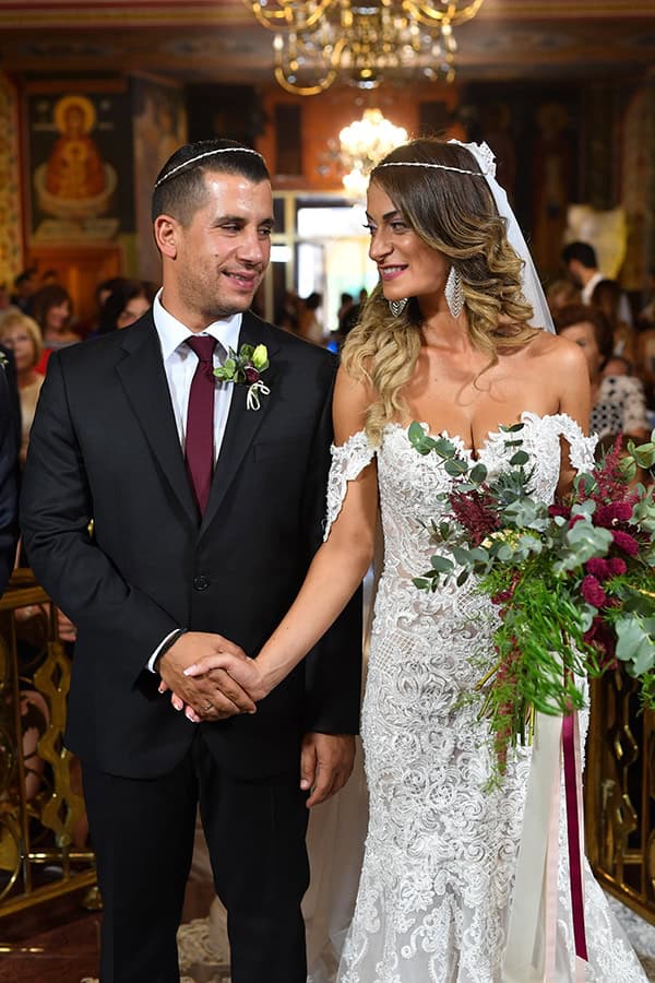 elegant-autumn-wedding-nicosia-beautiful-floral-design-burgundy-pastel-white-hues_20