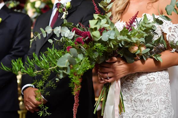 elegant-autumn-wedding-nicosia-beautiful-floral-design-burgundy-pastel-white-hues_20x