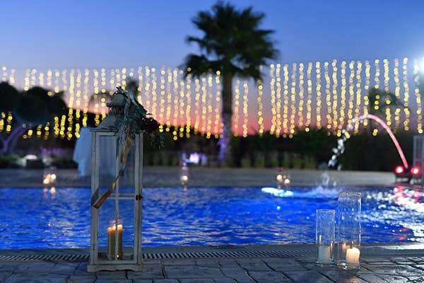 elegant-autumn-wedding-nicosia-beautiful-floral-design-burgundy-pastel-white-hues_21x