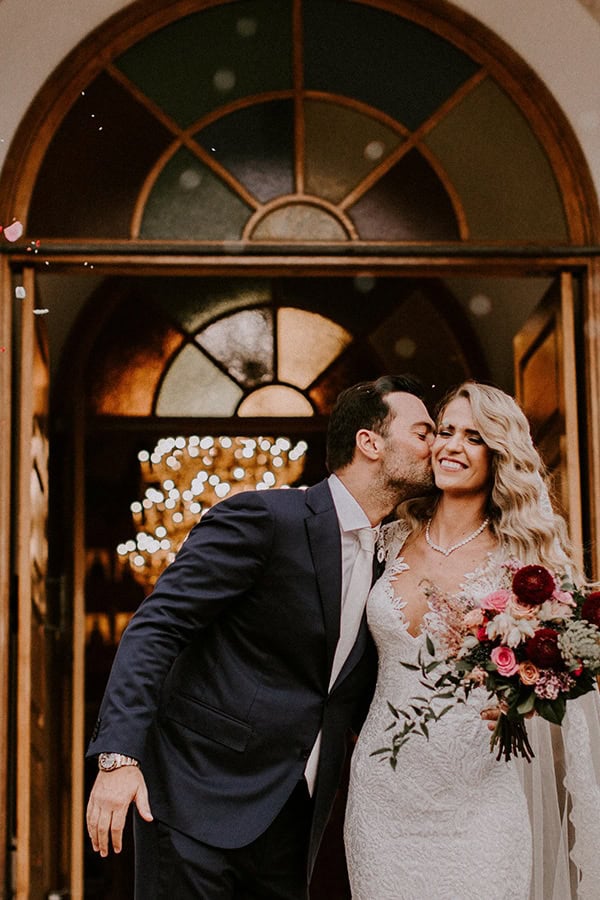 luxurious-fall-wedding-larnaca-crystal-chandeliers-fairy-lights_02x