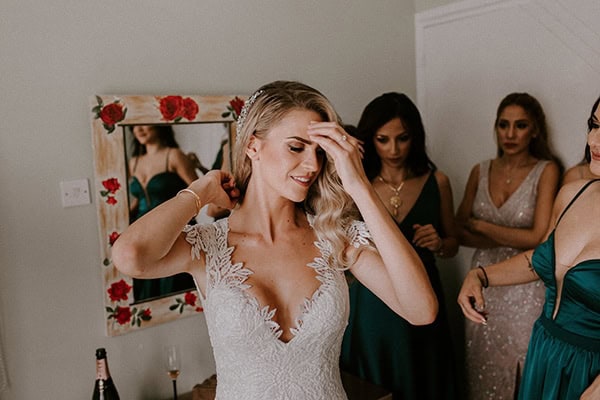 luxurious-fall-wedding-larnaca-crystal-chandeliers-fairy-lights_06