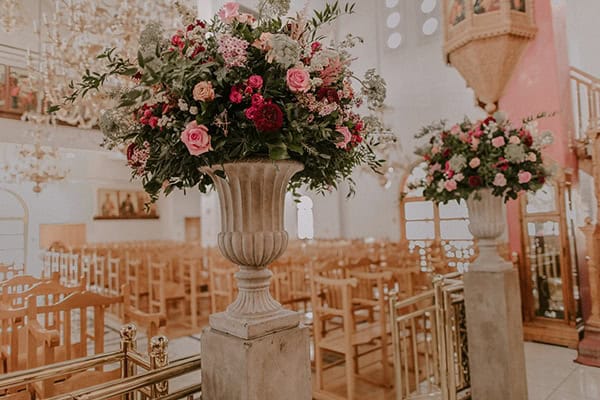 luxurious-fall-wedding-larnaca-crystal-chandeliers-fairy-lights_14