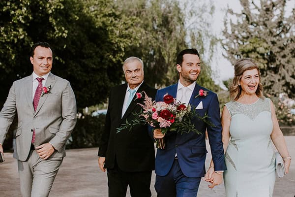 luxurious-fall-wedding-larnaca-crystal-chandeliers-fairy-lights_15