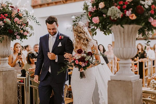 luxurious-fall-wedding-larnaca-crystal-chandeliers-fairy-lights_19