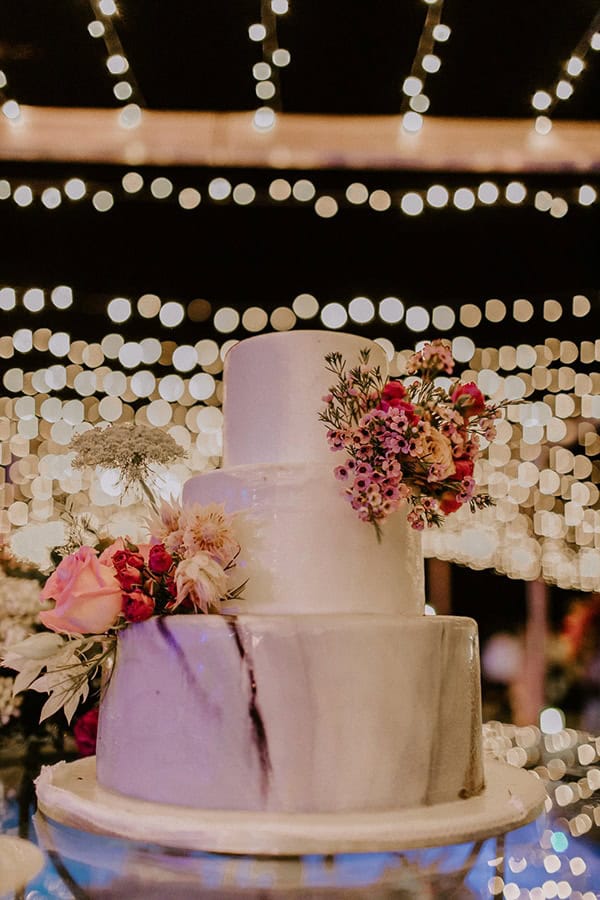 luxurious-fall-wedding-larnaca-crystal-chandeliers-fairy-lights_33