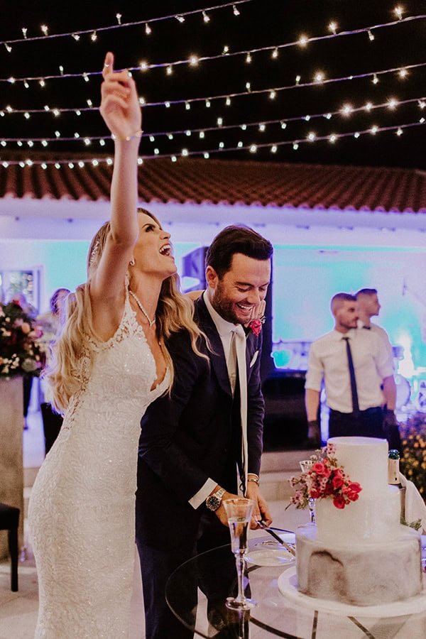 luxurious-fall-wedding-larnaca-crystal-chandeliers-fairy-lights_37x