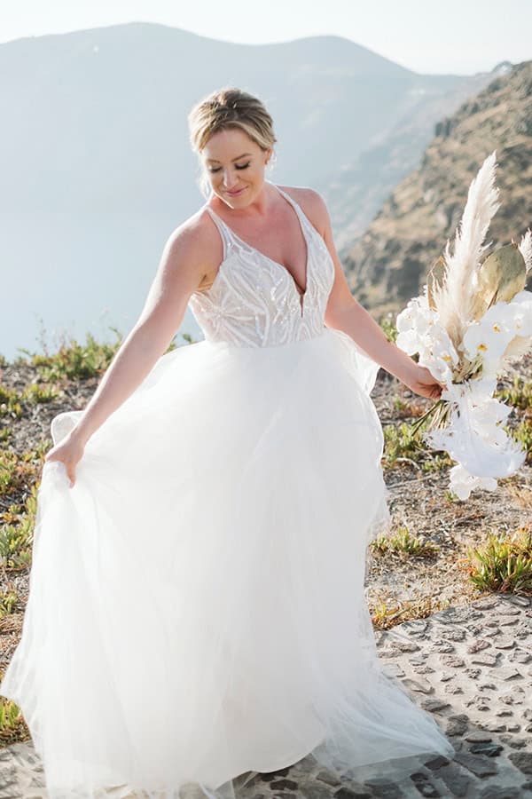 montern-bohemian-summer-wedding-dreamy-santorini-pampas-grass_09x