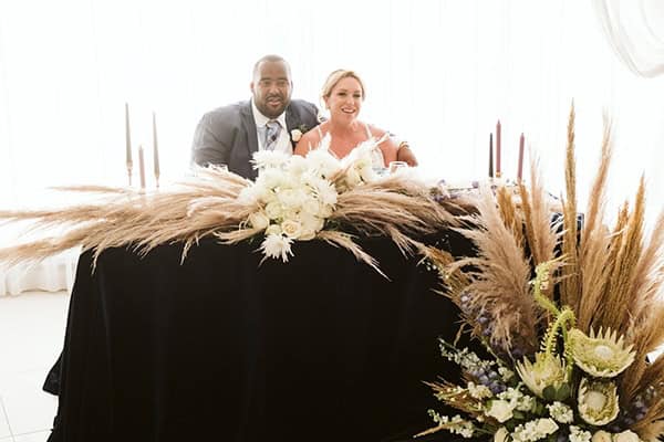 montern-bohemian-summer-wedding-dreamy-santorini-pampas-grass_28
