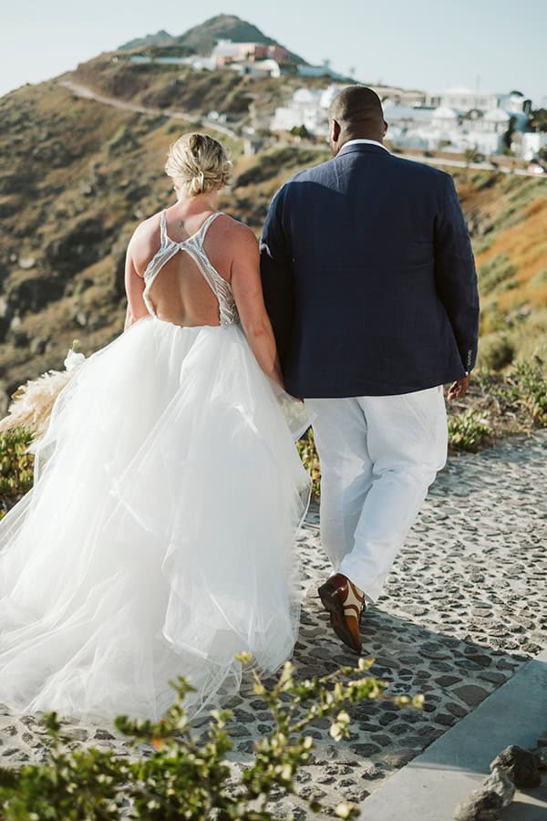 montern-bohemian-summer-wedding-dreamy-santorini-pampas-grass_31x