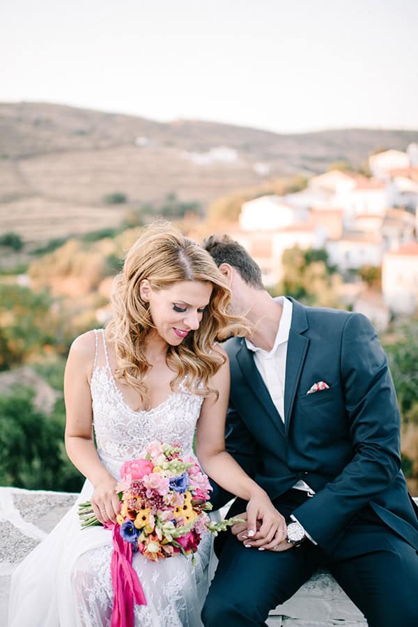 montern-summer-wedding-kythnos-vivid-colors_02