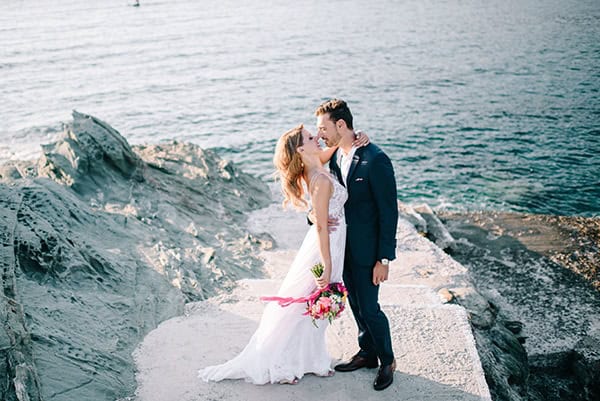 montern-summer-wedding-kythnos-vivid-colors_05
