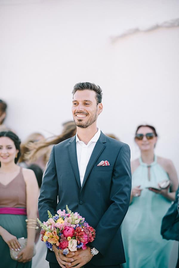 montern-summer-wedding-kythnos-vivid-colors_07