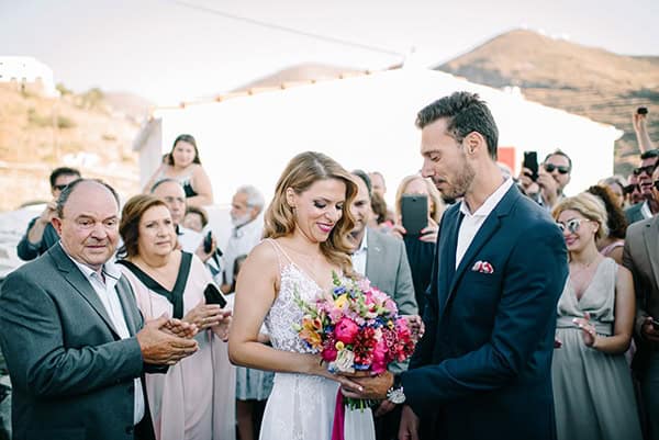 montern-summer-wedding-kythnos-vivid-colors_10