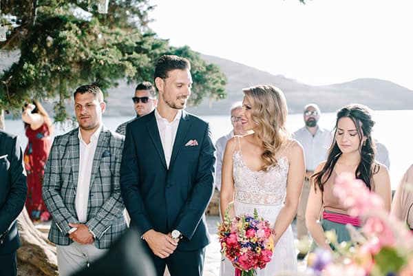 montern-summer-wedding-kythnos-vivid-colors_13