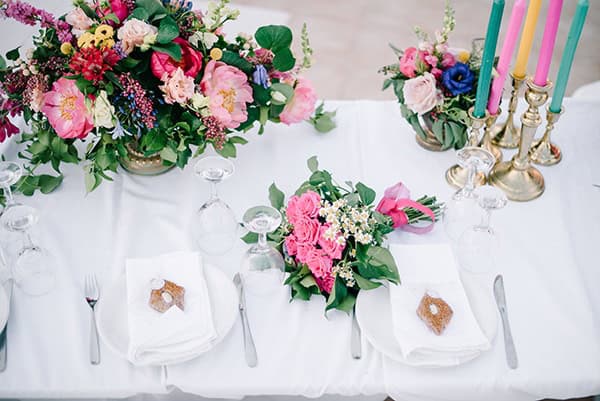 montern-summer-wedding-kythnos-vivid-colors_23