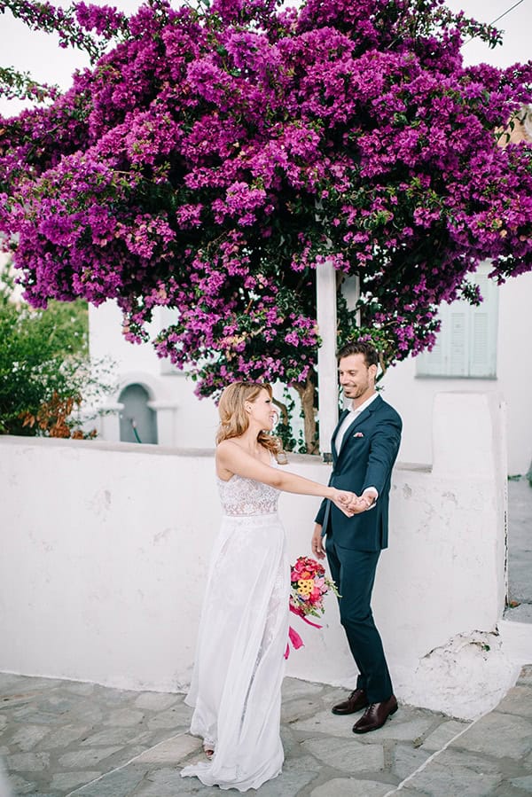montern-summer-wedding-kythnos-vivid-colors_33