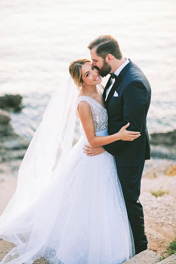 perfect-charming-wedding-these-childhood-sweethearts_01x