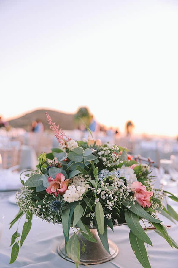 perfect-charming-wedding-these-childhood-sweethearts_09x