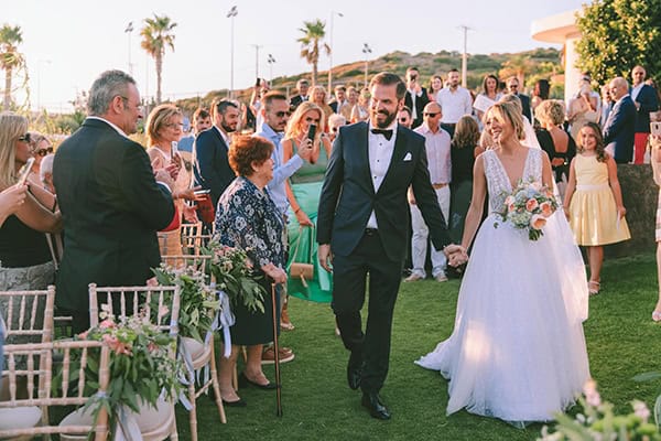 perfect-charming-wedding-these-childhood-sweethearts_10