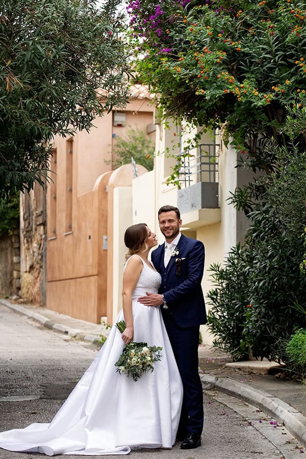 romantic-autumn-wedding-athens-white-hues_01y